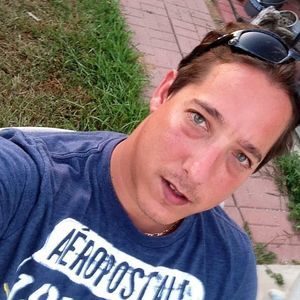 Meet your Posher, Carlos